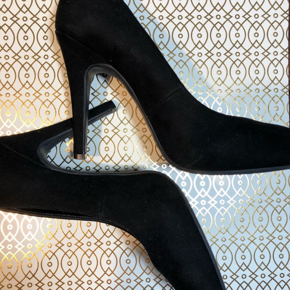 Jessica Simpson Black Suede Heel Pumps